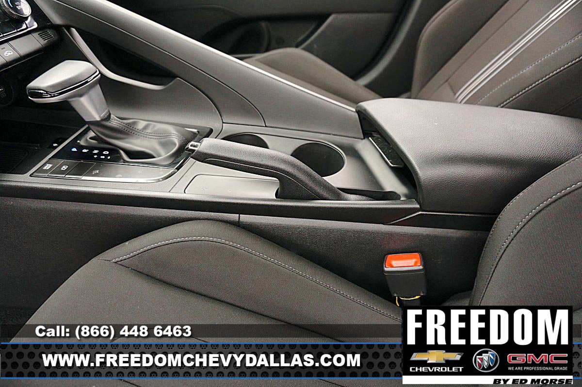 Used 2025 Hyundai Elantra Sport FWD image 28