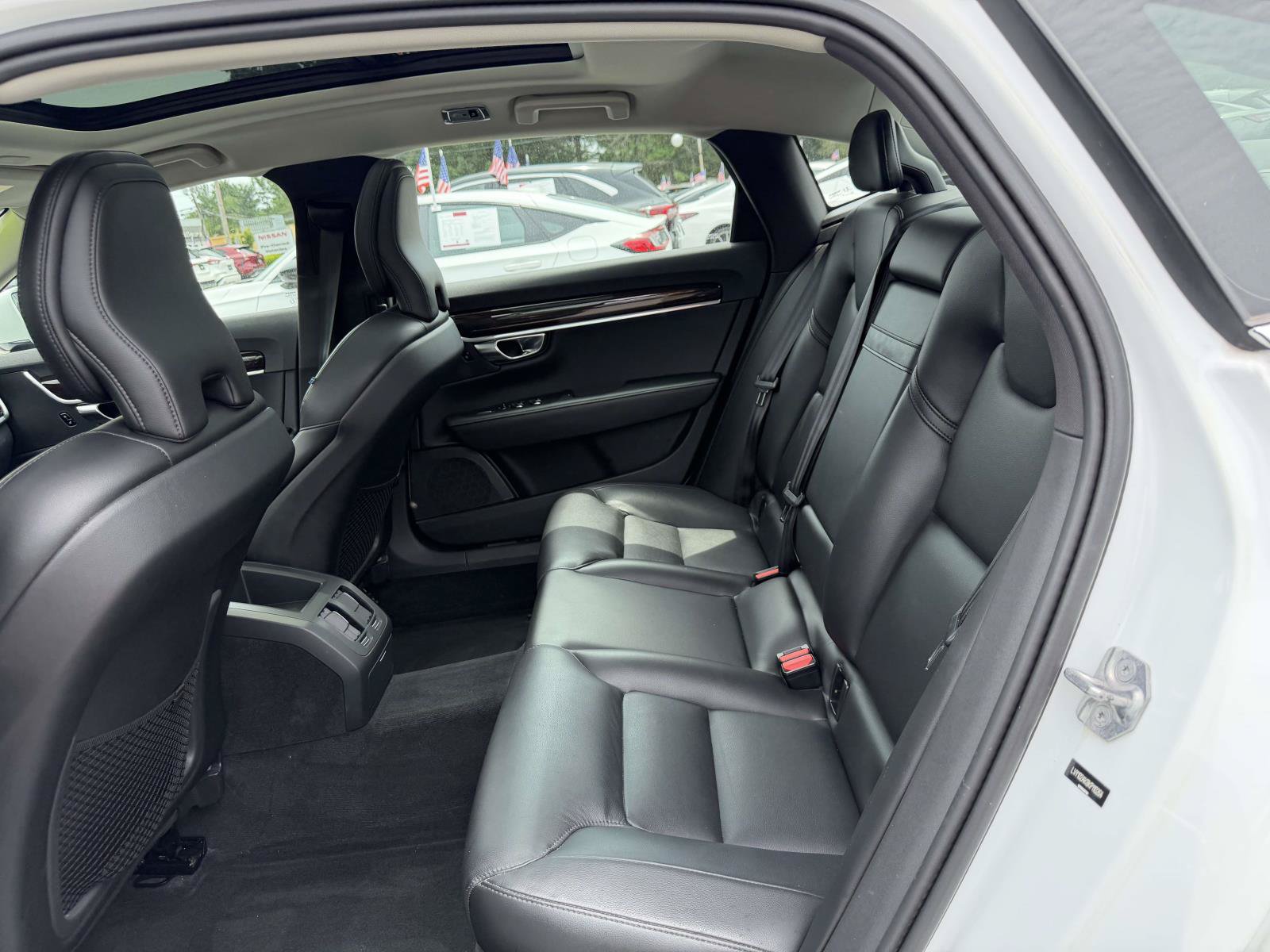 Used 2019 Volvo S90 T5 Momentum FWD image 9