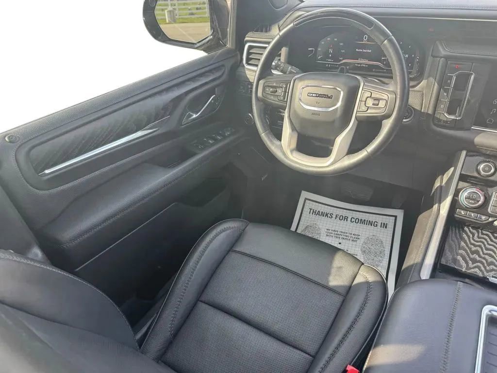 Used 2023 GMC Yukon XL Denali w/ Denali Reserve Package AWD/4WD image 24