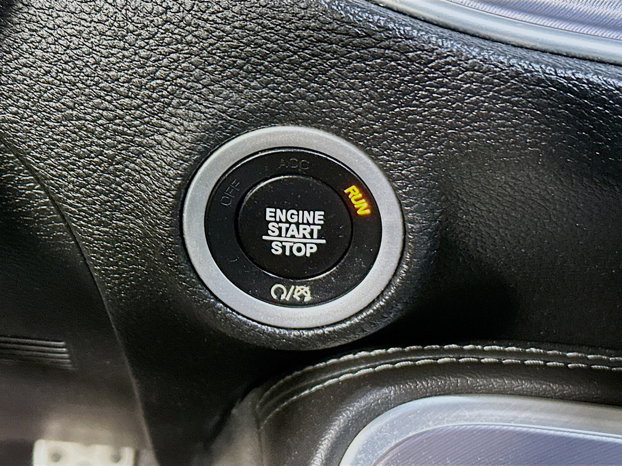 Used 2019 Dodge Challenger R/T image 19