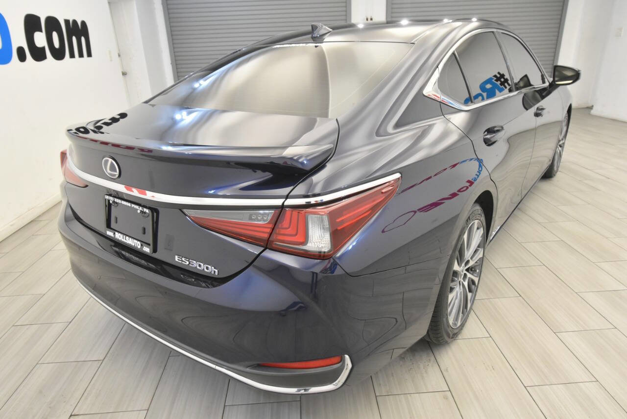 Used 2019 Lexus ES 300h w/ Premium Package image 5
