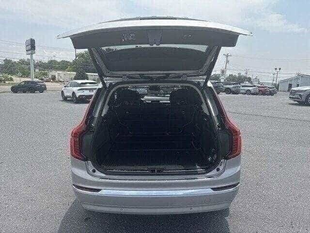 Used 2025 Volvo XC90 B6 Ultra w/ Protection Package Premier image 16