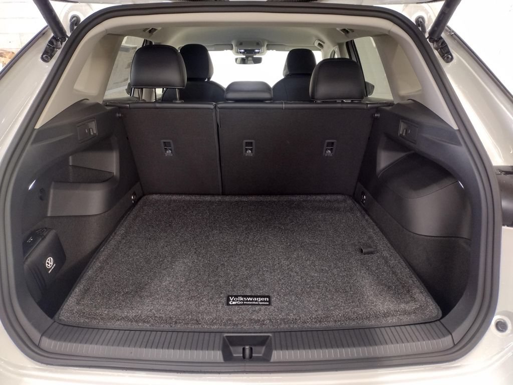 New 2026 Volkswagen Tiguan SE AWD/4WD image 16