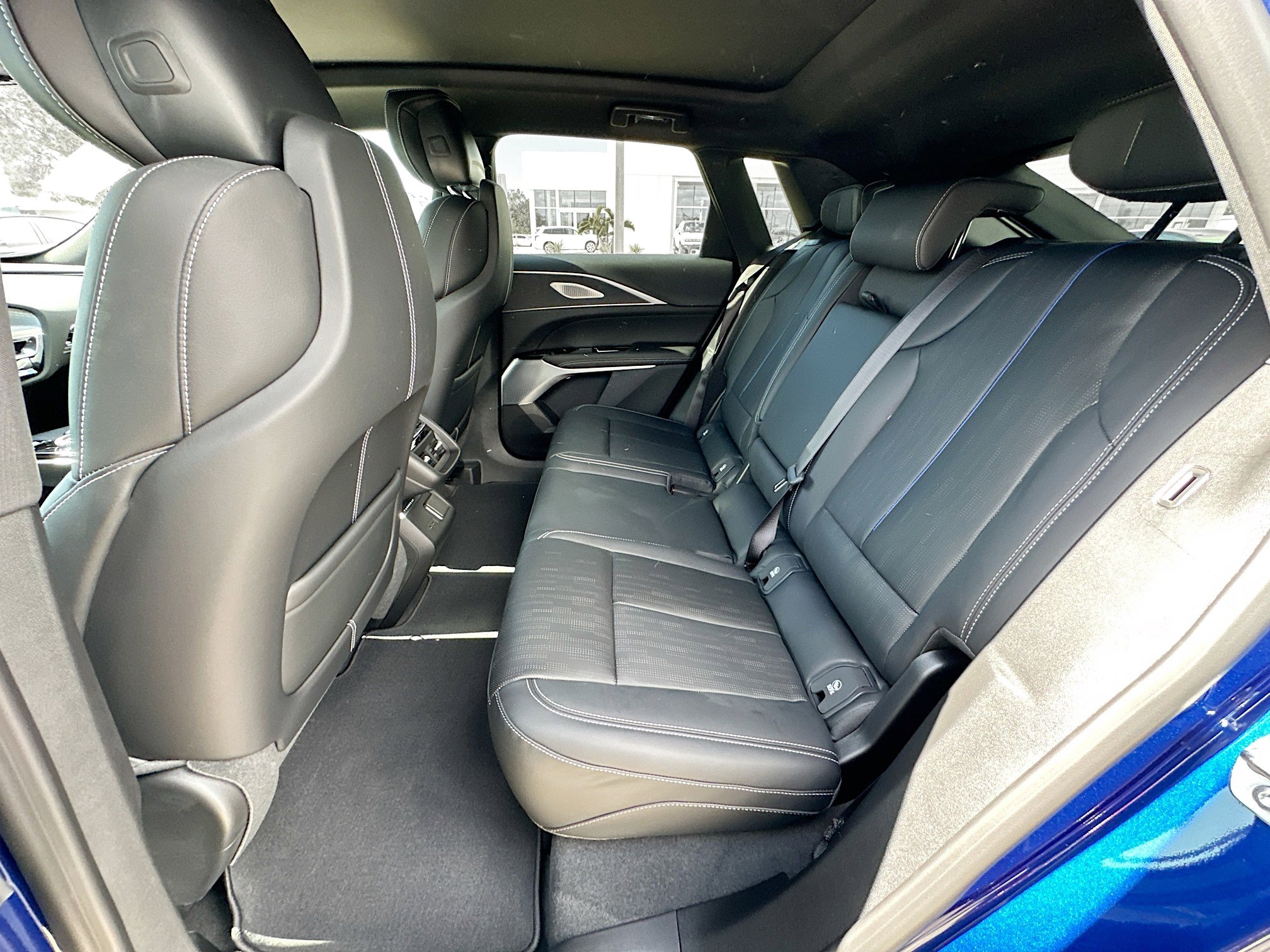 New 2025 Cadillac Lyriq Sport RWD image 17