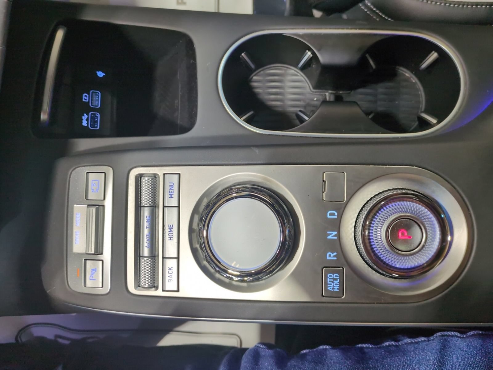 Certified 2025 Genesis GV70 3.5T Sport AWD/4WD image 21