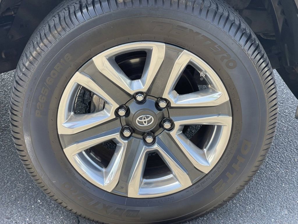 Used 2016 Toyota Tacoma Limited w/ Towing Package RWD image 9