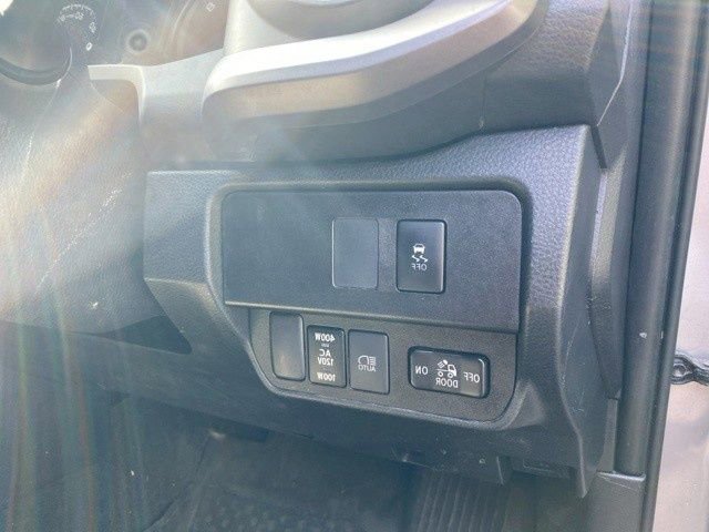 Used 2021 Toyota Tacoma TRD Off-Road image 17