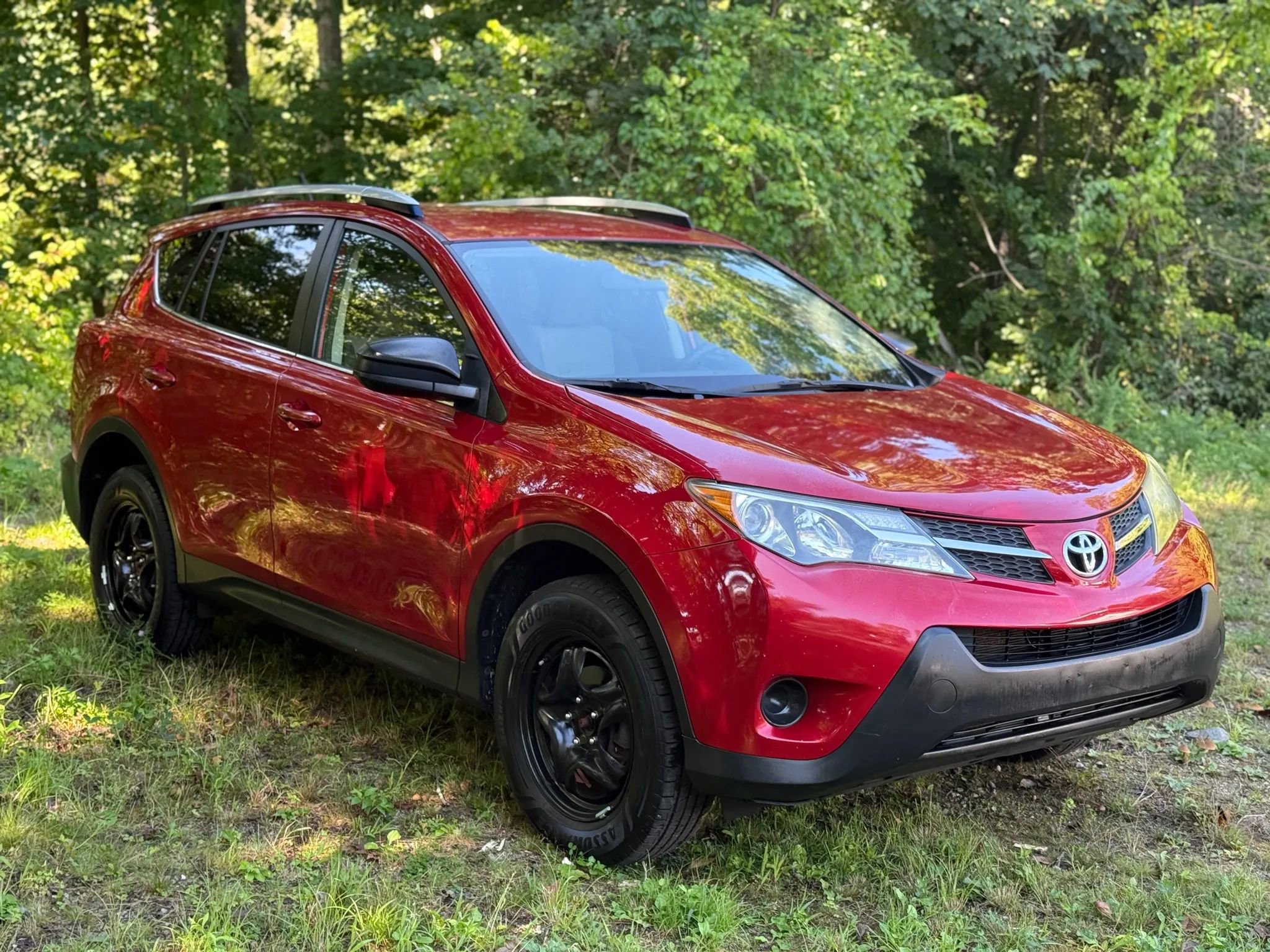 Used 2015 Toyota RAV4 LE image 3