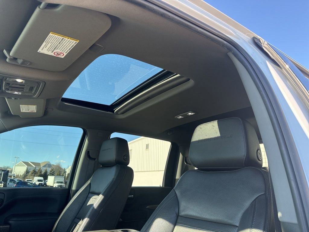 Used 2022 GMC Sierra 2500 Denali w/ Denali Ultimate Package image 3