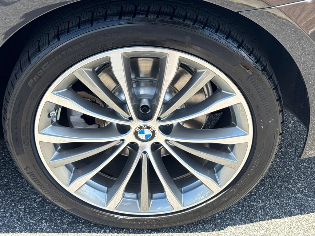 Used 2022 BMW 530i w/ Convenience Package RWD image 20