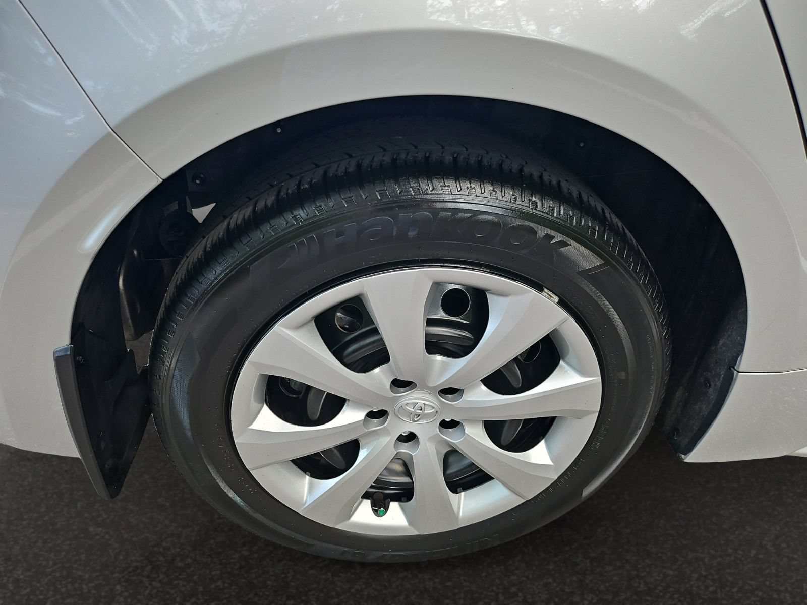 Used 2025 Toyota Corolla LE FWD image 43