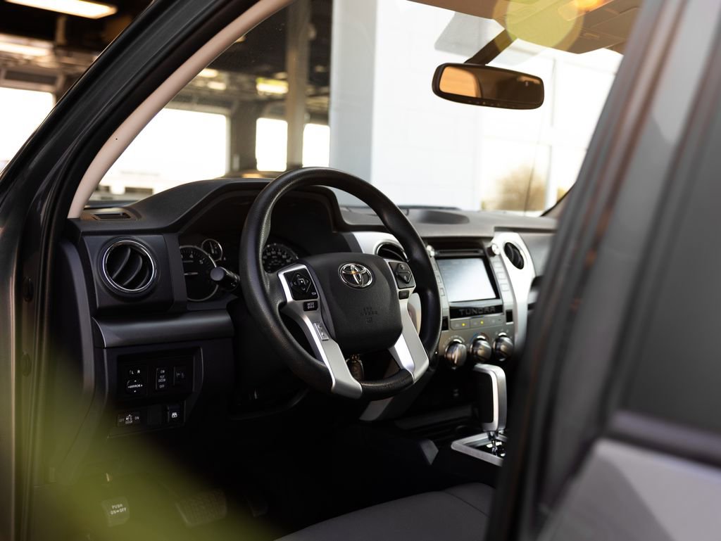 Used 2017 Toyota Tundra SR5 AWD/4WD image 15