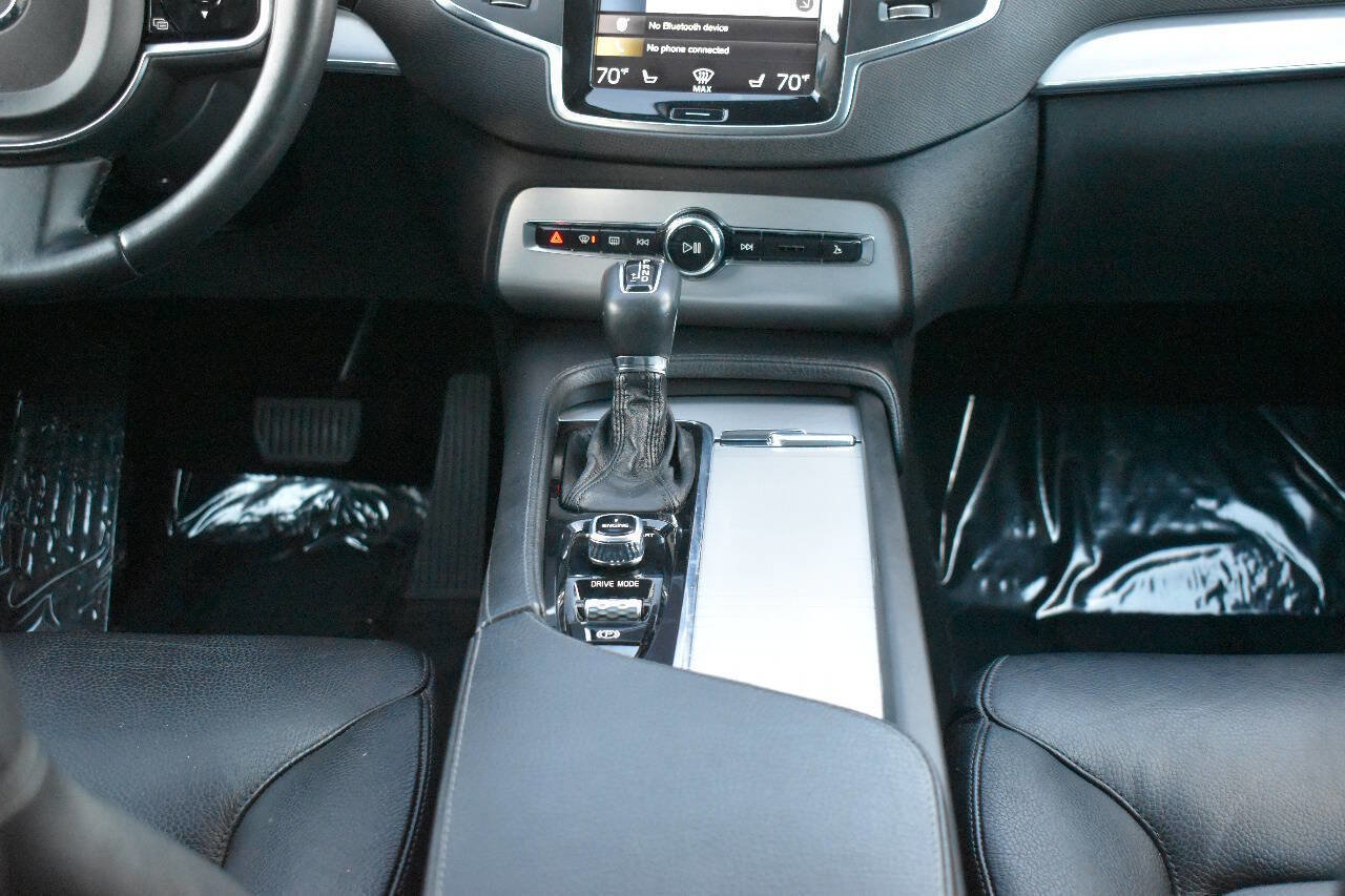 Used 2017 Volvo XC90 T6 Momentum w/ Vision Package image 31