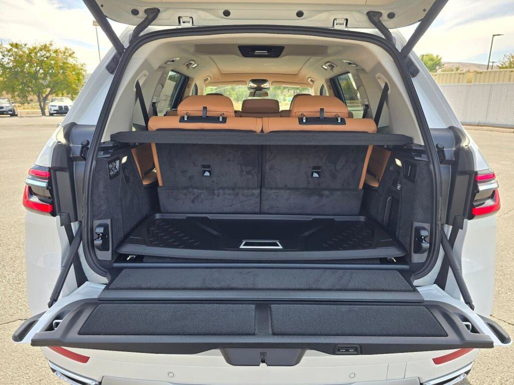New 2027 BMW X7 xDrive40i AWD/4WD image 14