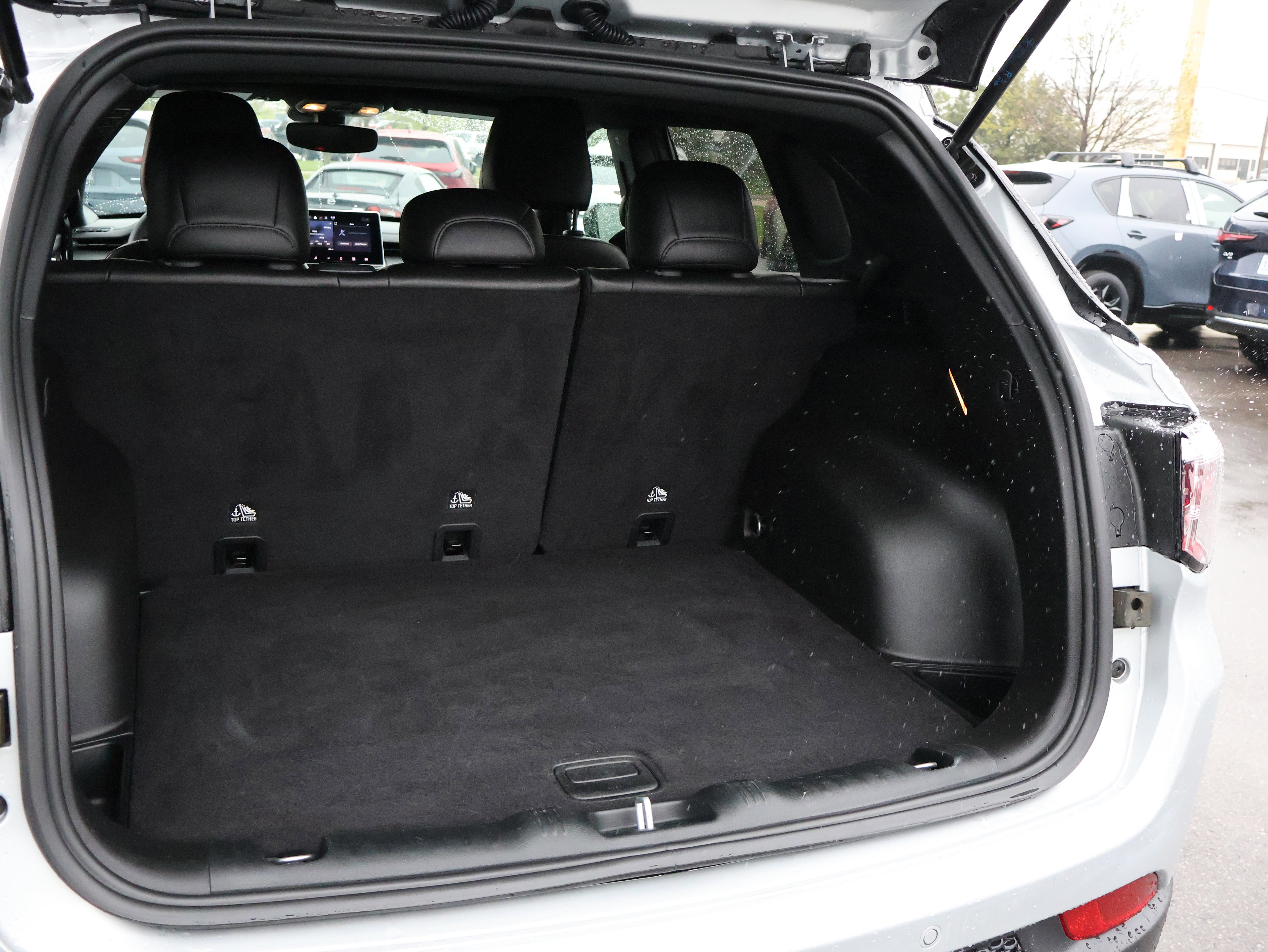 Used 2025 Jeep Compass Trailhawk AWD/4WD image 16