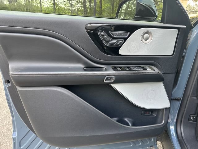 Used 2025 Lincoln Aviator Reserve w/ Equipment Group 201A image 12