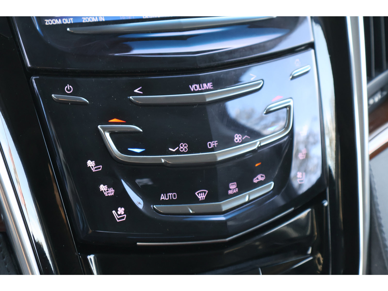 Used 2019 Cadillac Escalade Premium Luxury RWD image 31