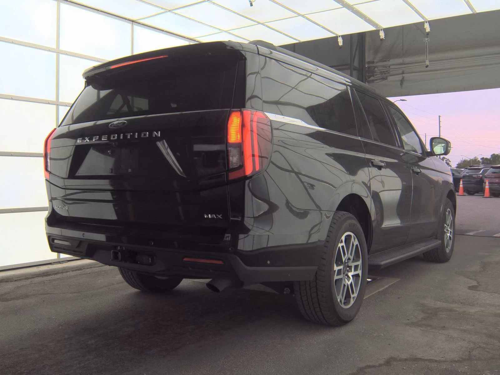 Used 2025 Ford Expedition Max Active AWD/4WD image 29