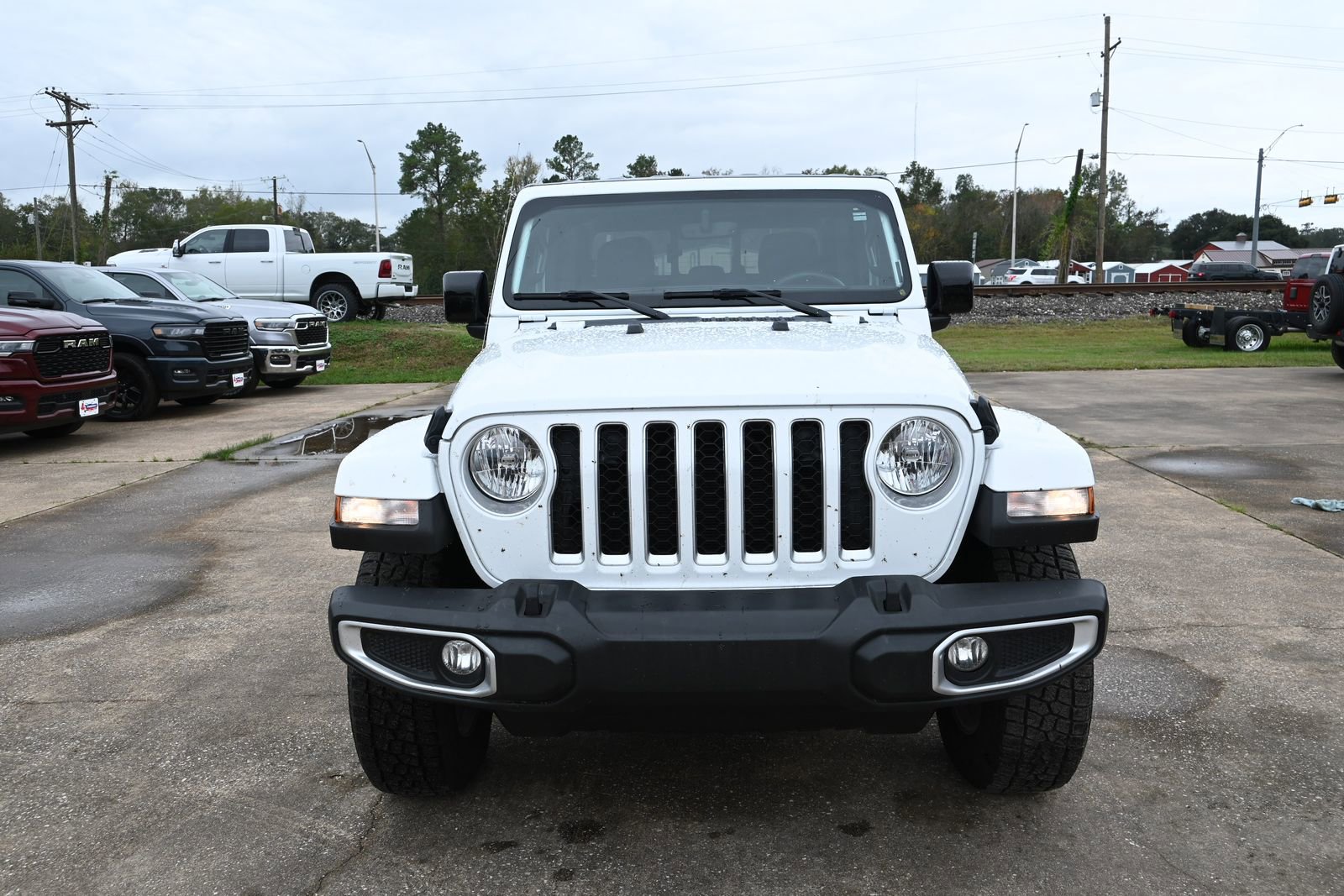 Used 2023 Jeep Gladiator Overland image 5