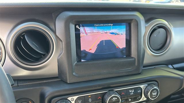 Used 2023 Jeep Gladiator Willys image 18