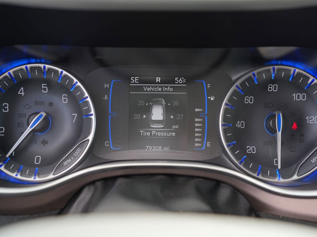 Used 2020 Chrysler Voyager LX FWD image 28