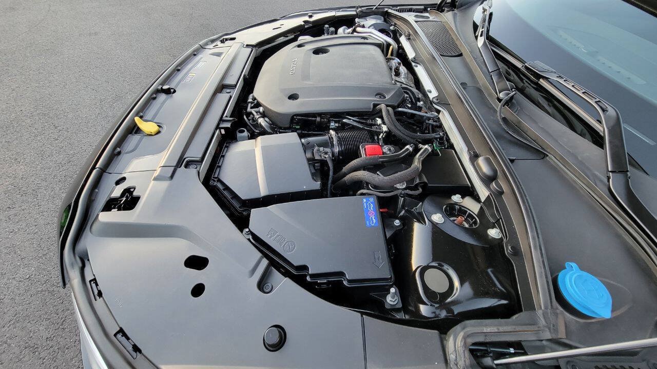 Used 2023 Volvo S90 B6 Plus AWD/4WD image 32