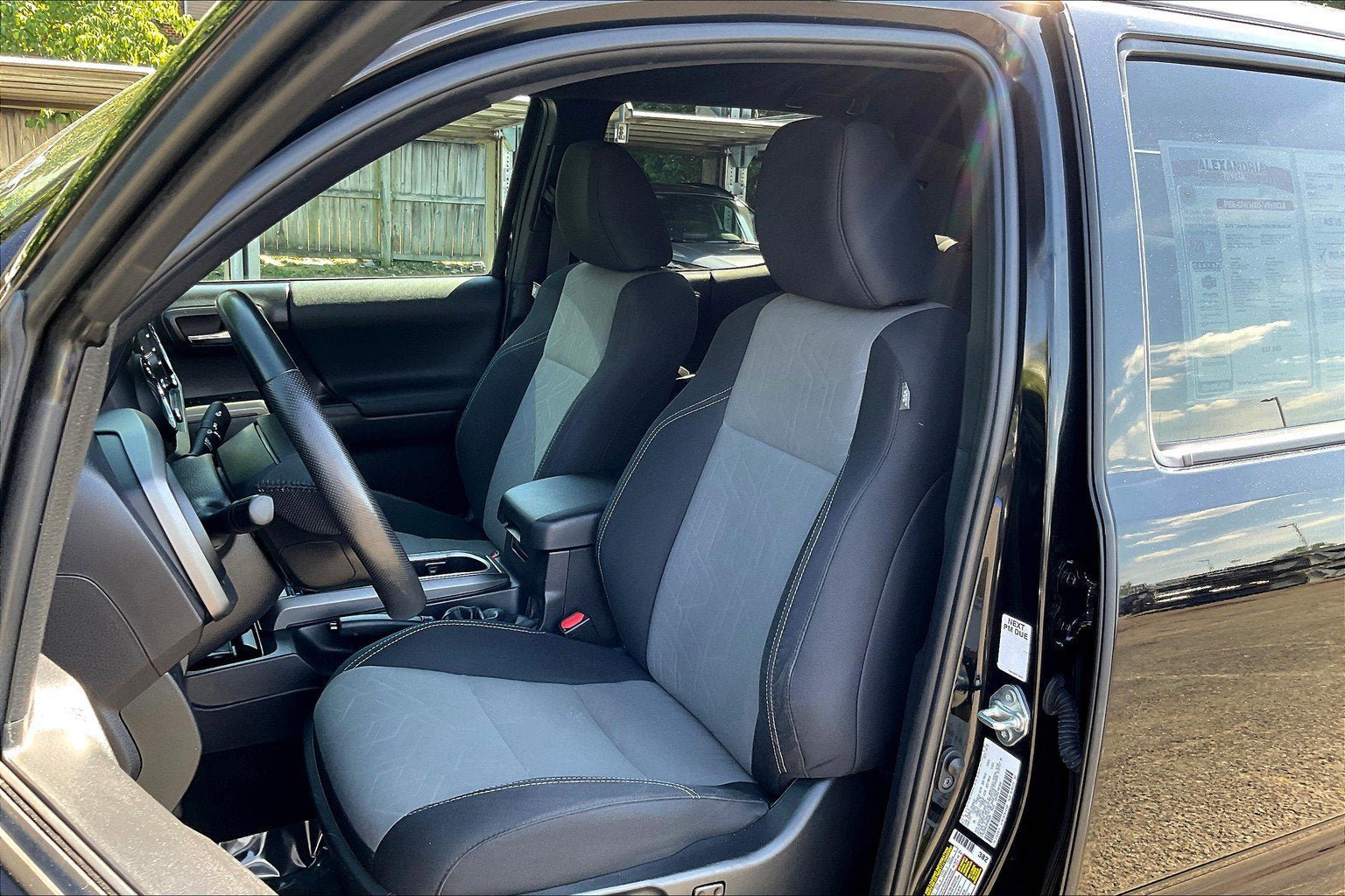 Used 2022 Toyota Tacoma TRD Off-Road AWD/4WD image 23