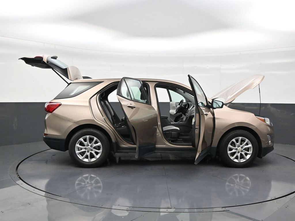 Used 2018 Chevrolet Equinox LS image 29