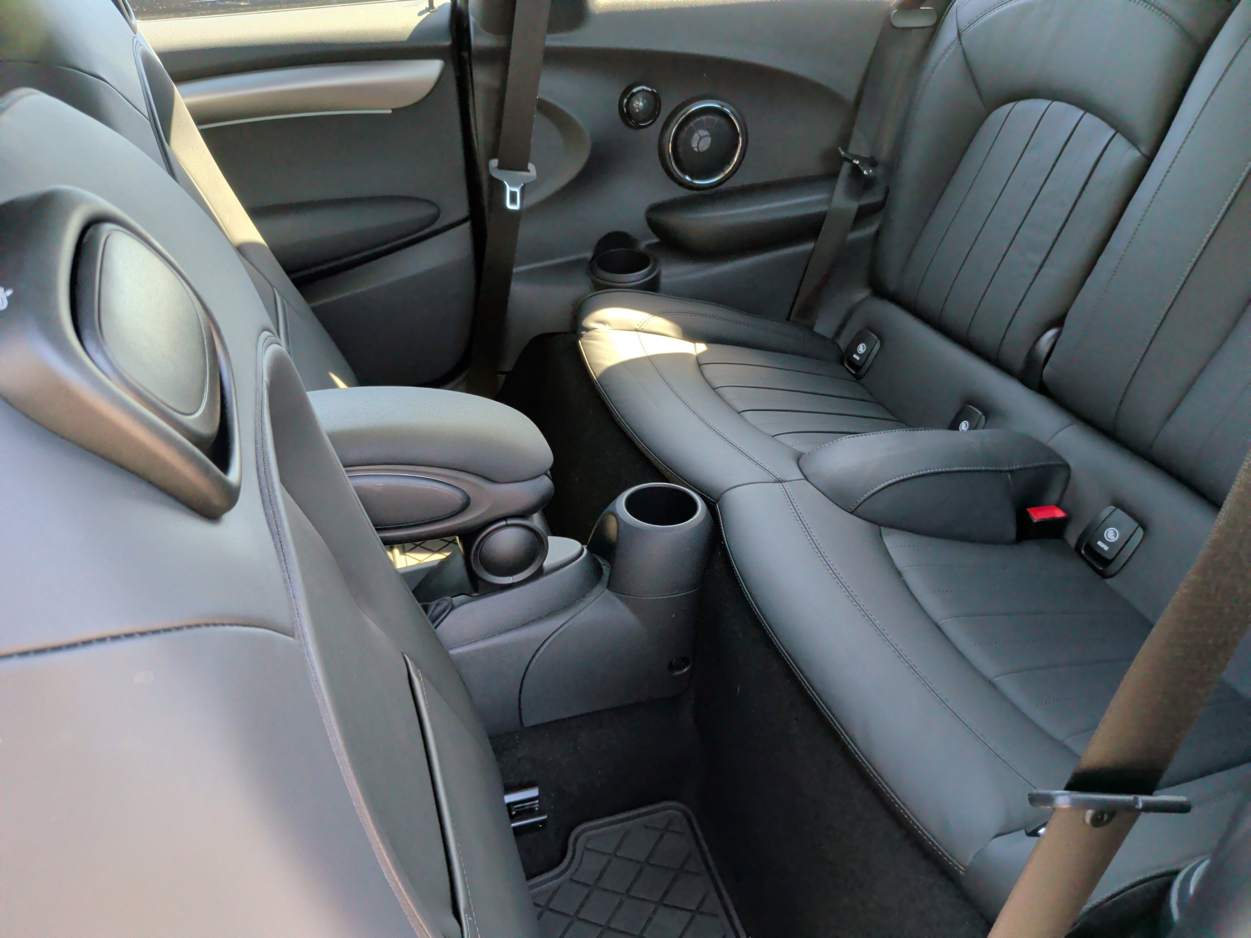 Used 2021 MINI Cooper S w/ Driver Assistance Package image 30