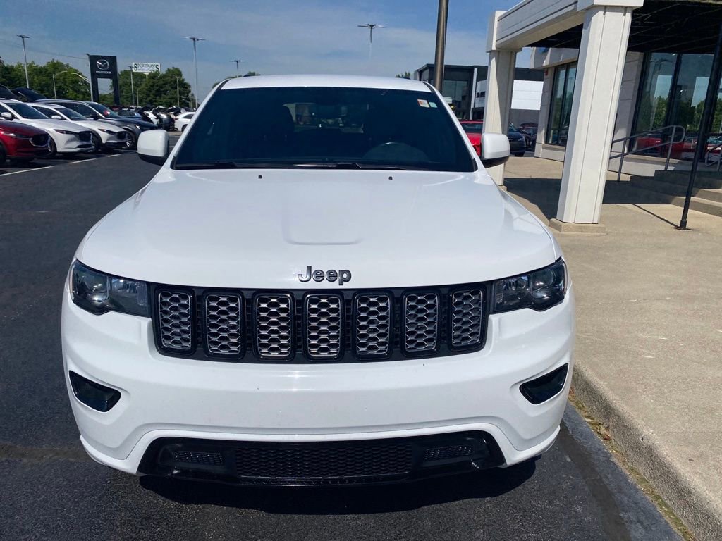 Used 2019 Jeep Grand Cherokee Altitude AWD/4WD image 3