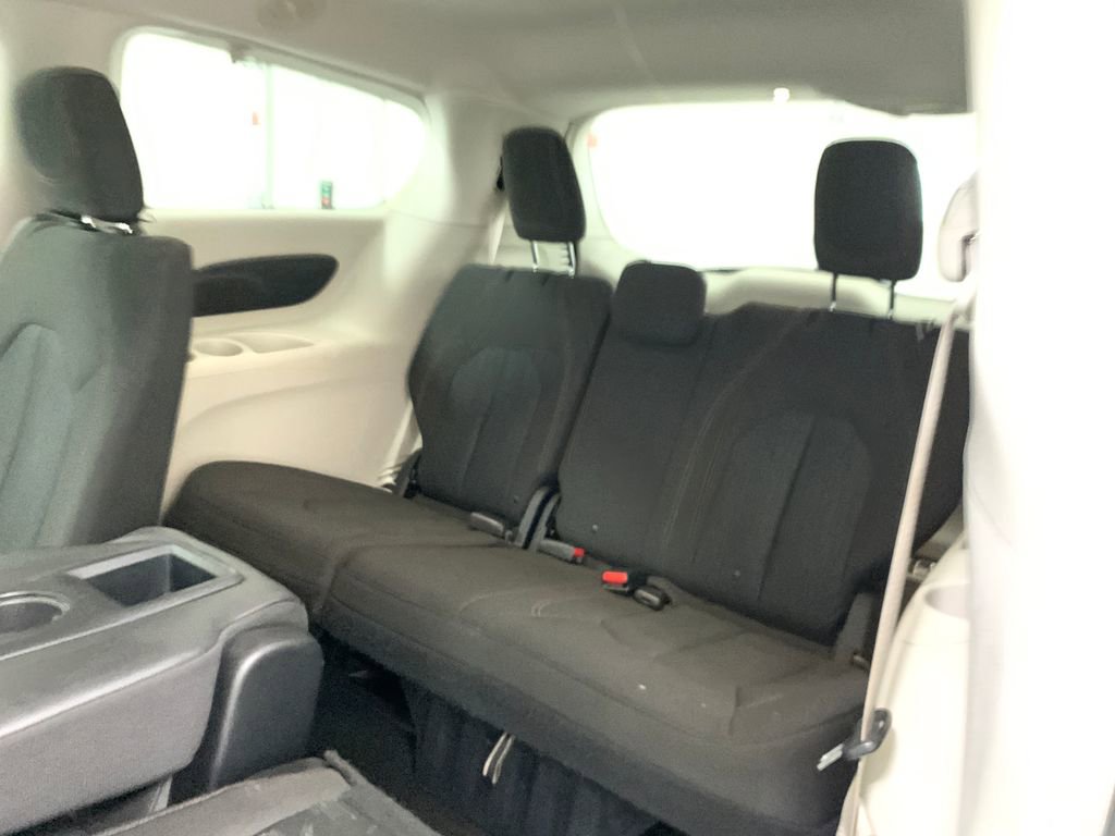 Used 2017 Chrysler Pacifica Touring image 20