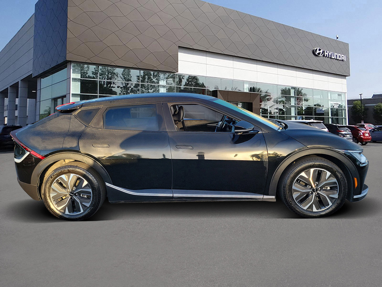Used 2024 Kia EV6 Light RWD image 4