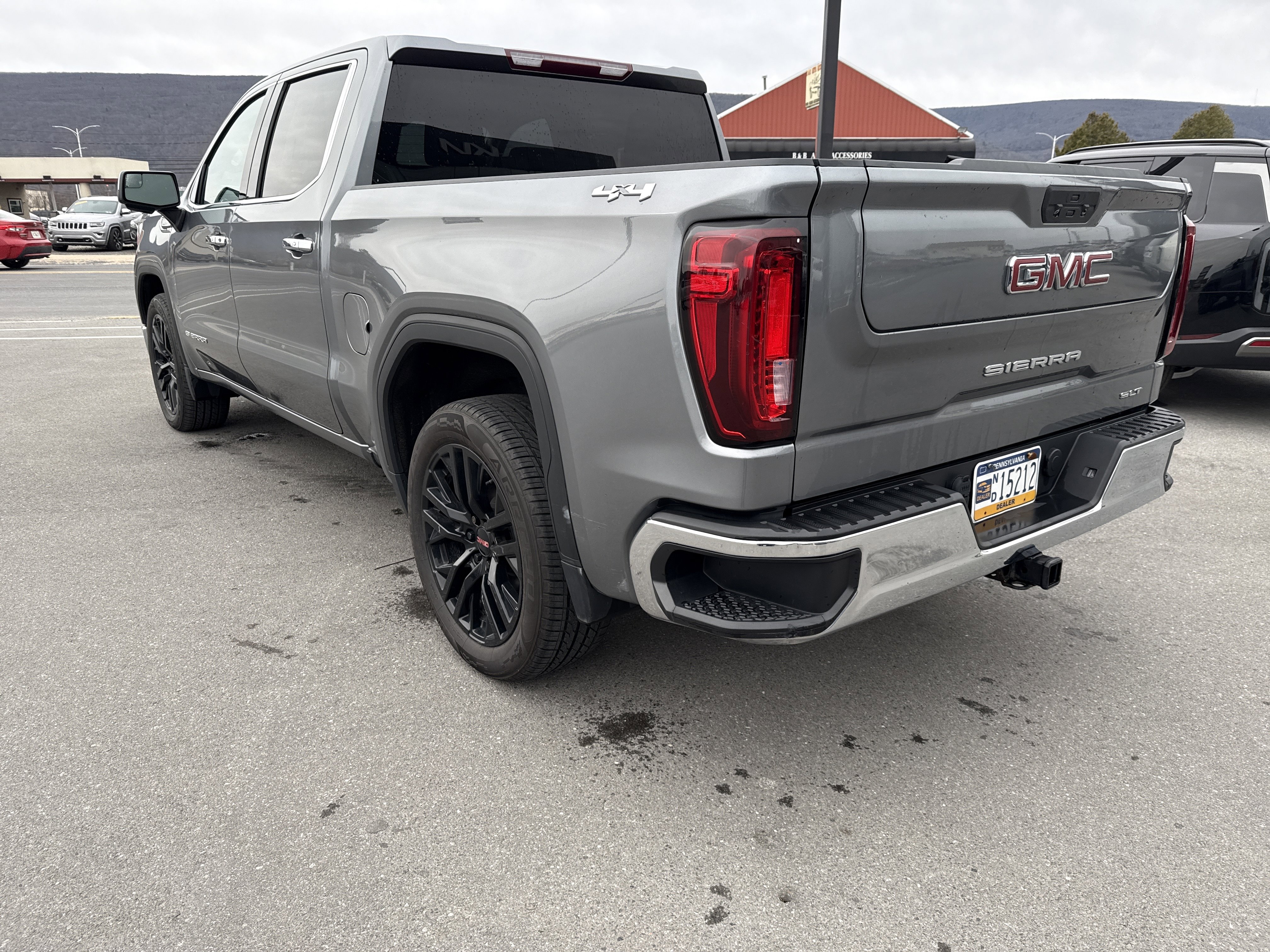 Used 2021 GMC Sierra 1500 SLT image 6