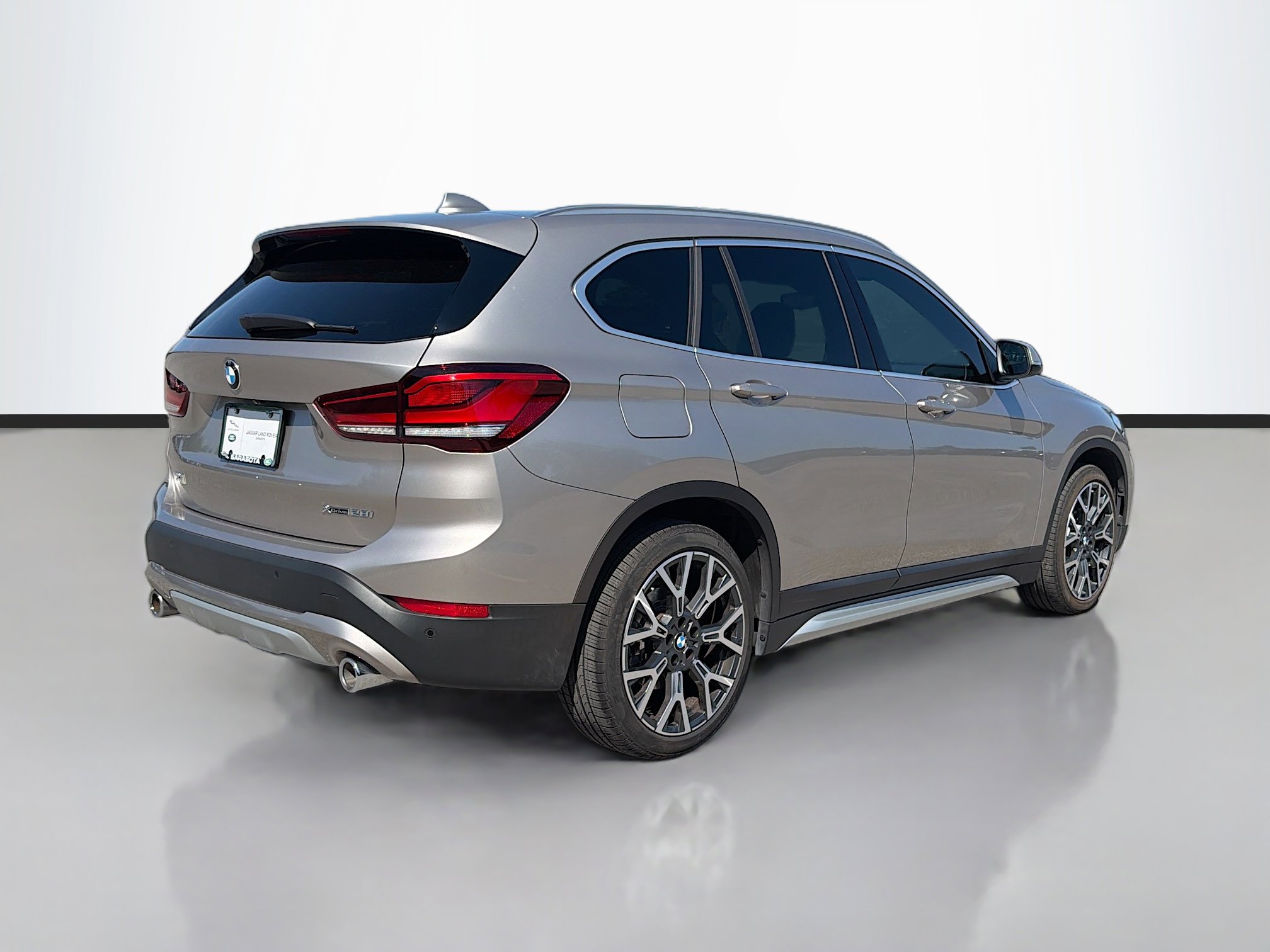 Used 2021 BMW X1 xDrive28i w/ Premium Package AWD/4WD image 5