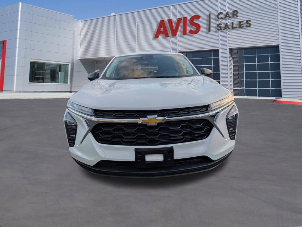 Used 2025 Chevrolet Trax LS image 2