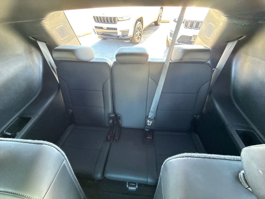 Certified 2025 Buick Enclave Preferred image 22