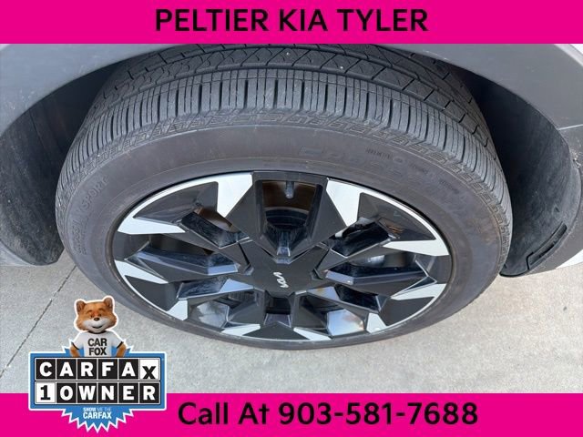 Certified 2025 Kia Sorento EX w/ Panoramic Sunroof Package image 15