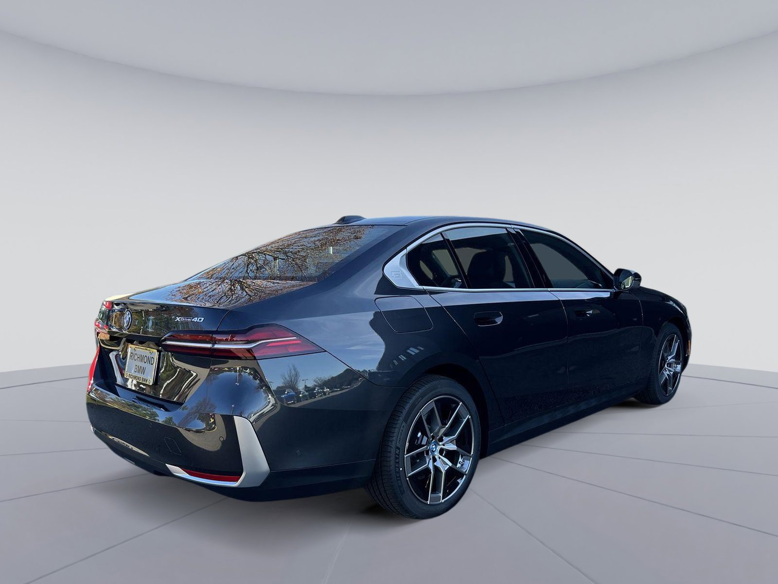 New 2025 BMW i5 xDrive40 w/ M Sport Package image 5