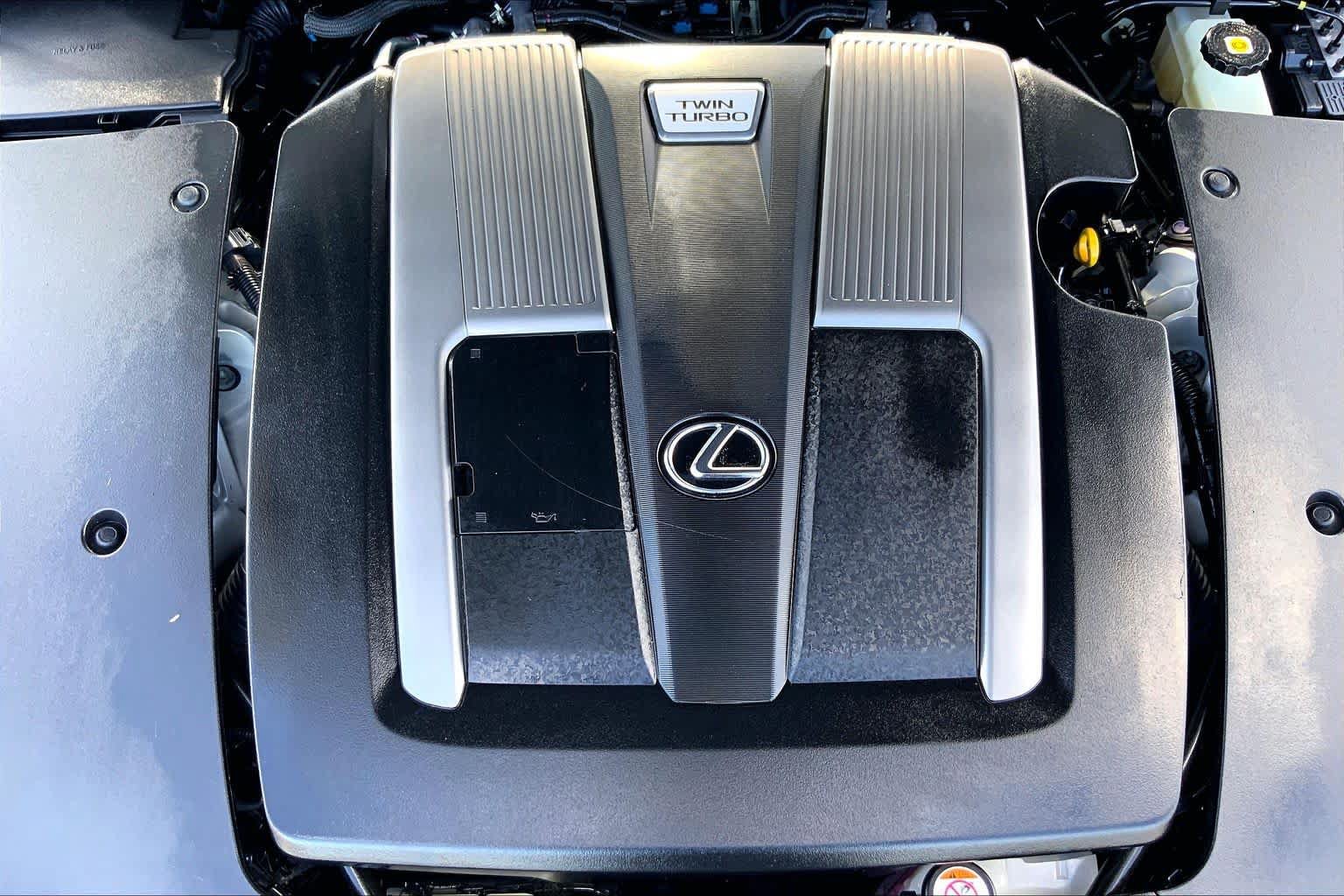 Used 2021 Lexus LS 500 w/ Accessory Package (Z2) RWD image 32