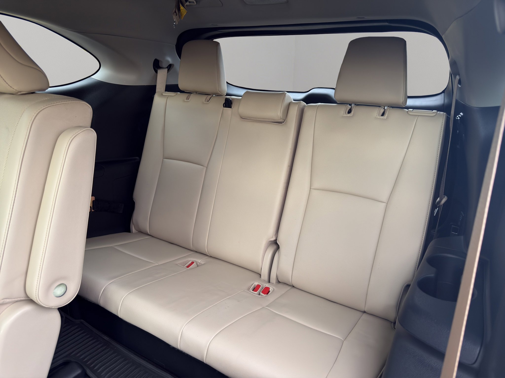 Used 2022 Toyota Highlander Limited image 29