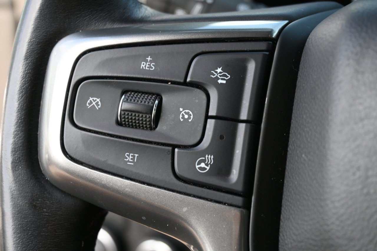 Used 2022 Chevrolet Tahoe LT w/ Luxury Package RWD image 16