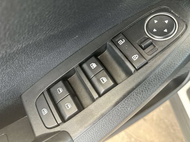 Certified 2025 Kia Seltos LX AWD/4WD image 17