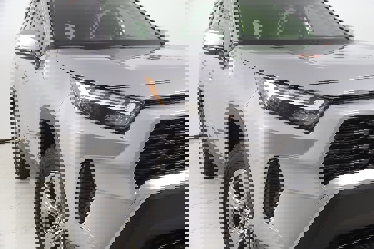 Used 2024 Toyota RAV4 XLE w/ Convenience Package AWD/4WD image 16