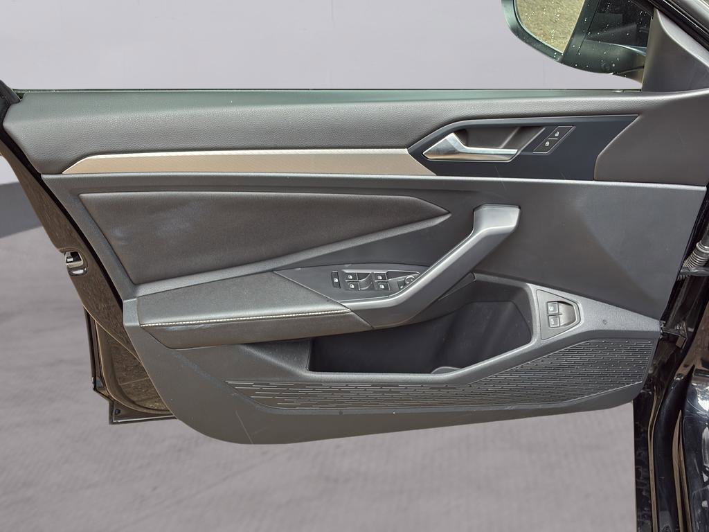 Used 2024 Volkswagen Jetta S image 32