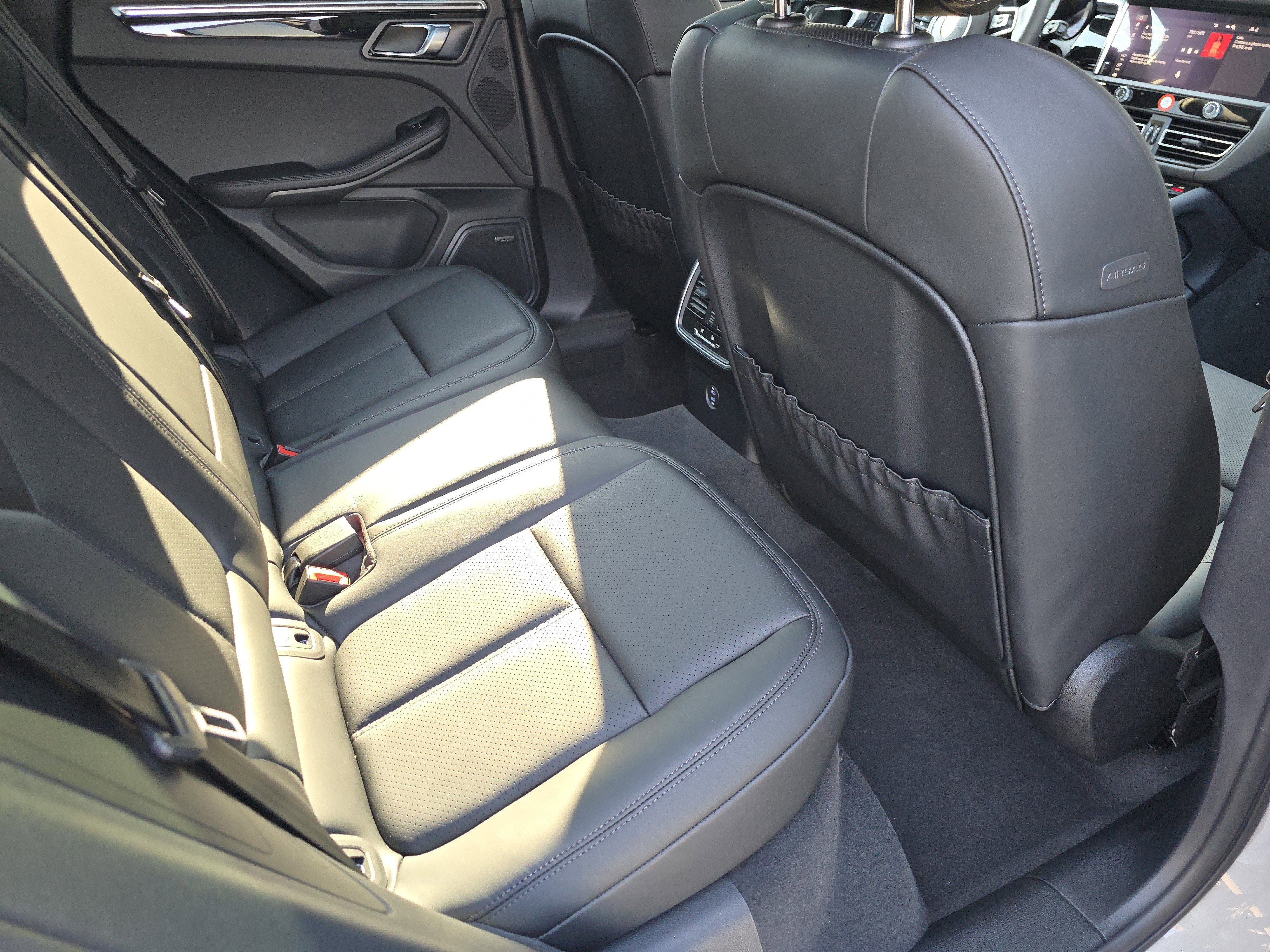 New 2026 Porsche Macan S image 14