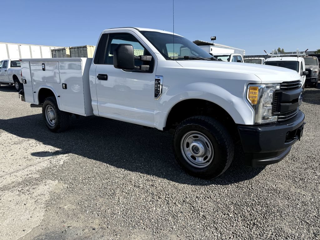 Used 2017 Ford F250 XL AWD/4WD image 4