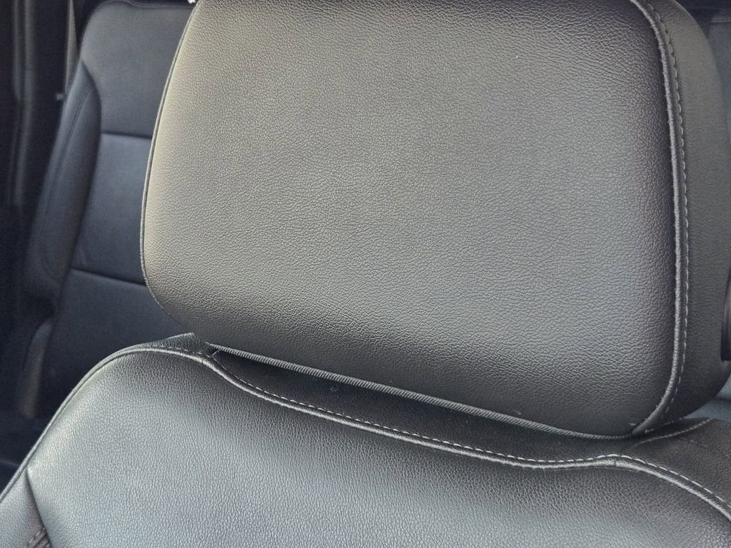 Used 2023 Chevrolet Suburban LT image 14