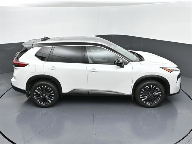 Used 2025 Nissan Rogue SL w/ Tech Package AWD/4WD image 45