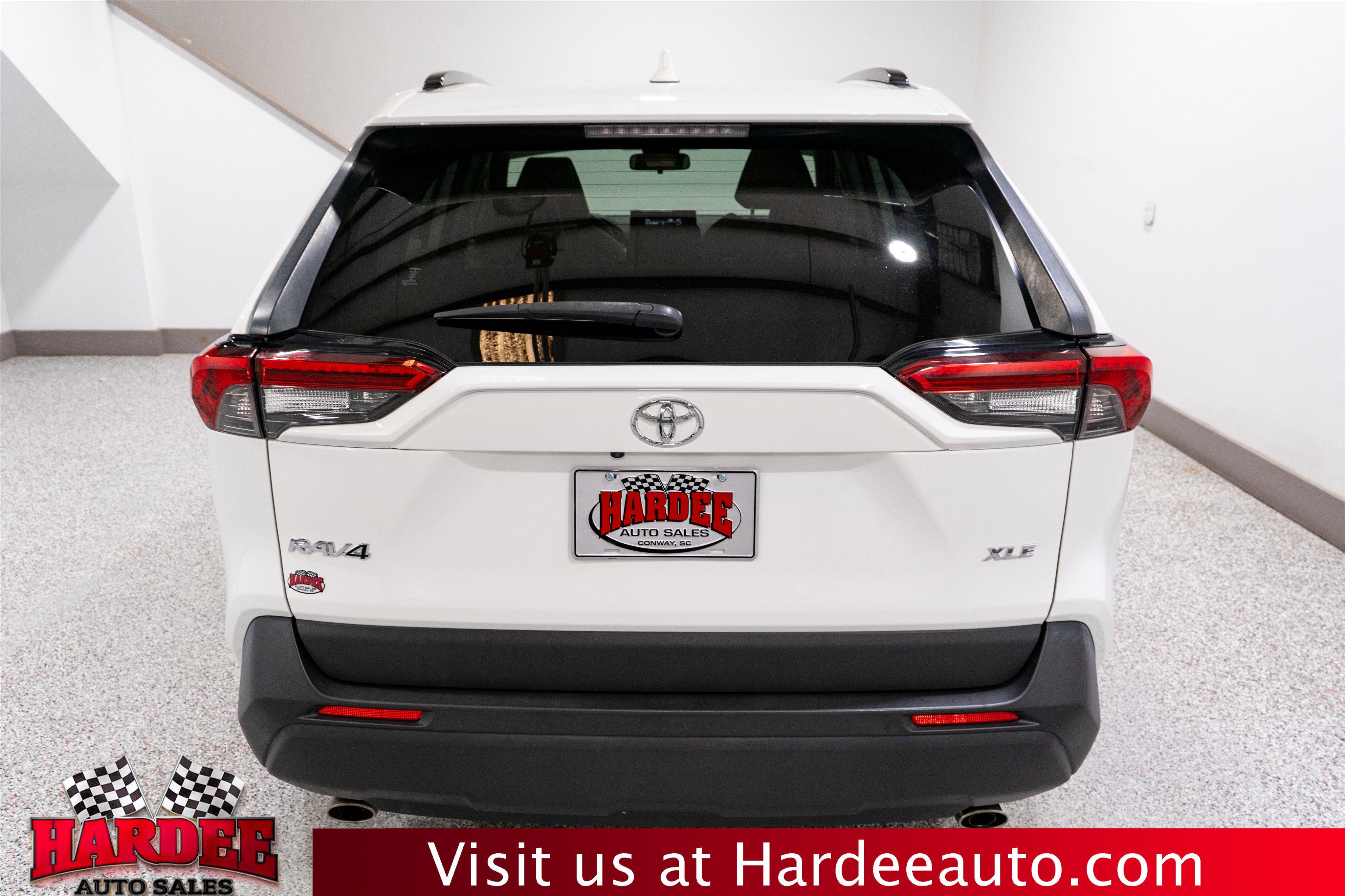 Used 2019 Toyota RAV4 XLE Premium image 4