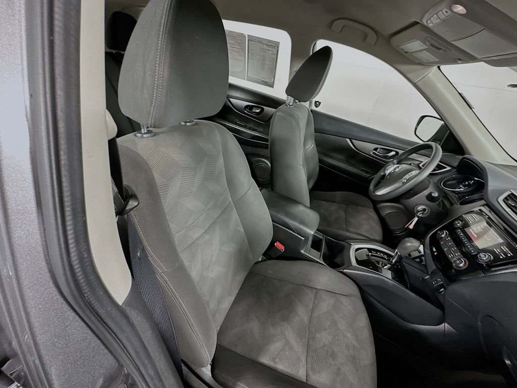 Used 2016 Nissan Rogue S FWD image 25